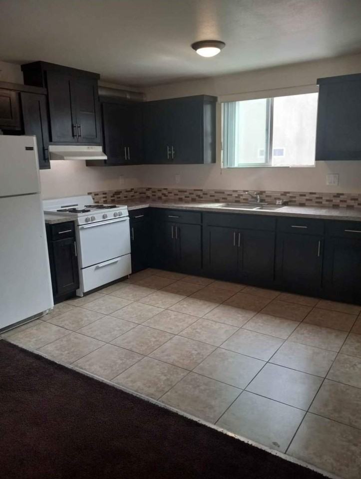 641 West 95th Street - Photo 2 of 6