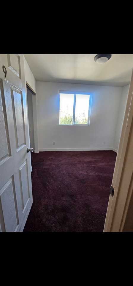 641 West 95th Street - Photo 4 of 6