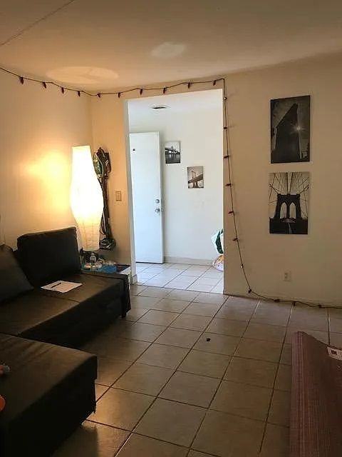 2018 Evergreen St - Photo 2 of 8