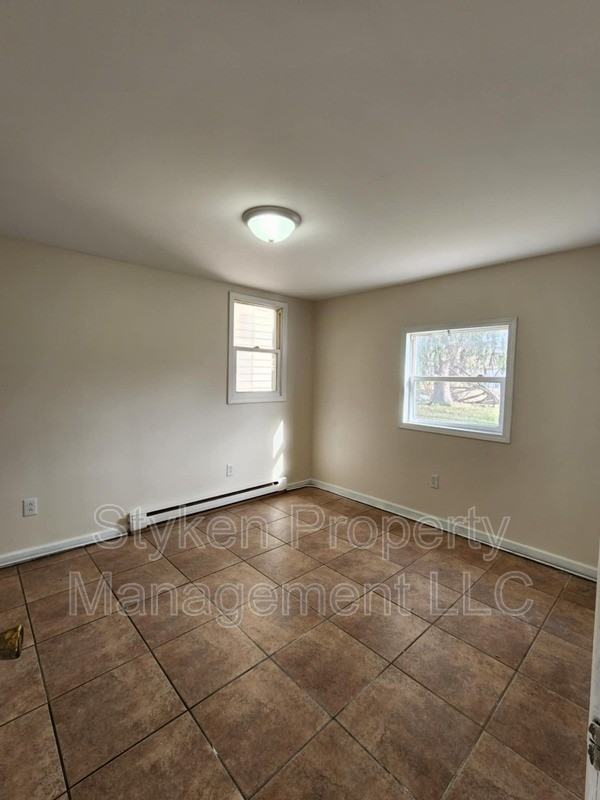 246 S 4th Ave - Photo 2 of 4