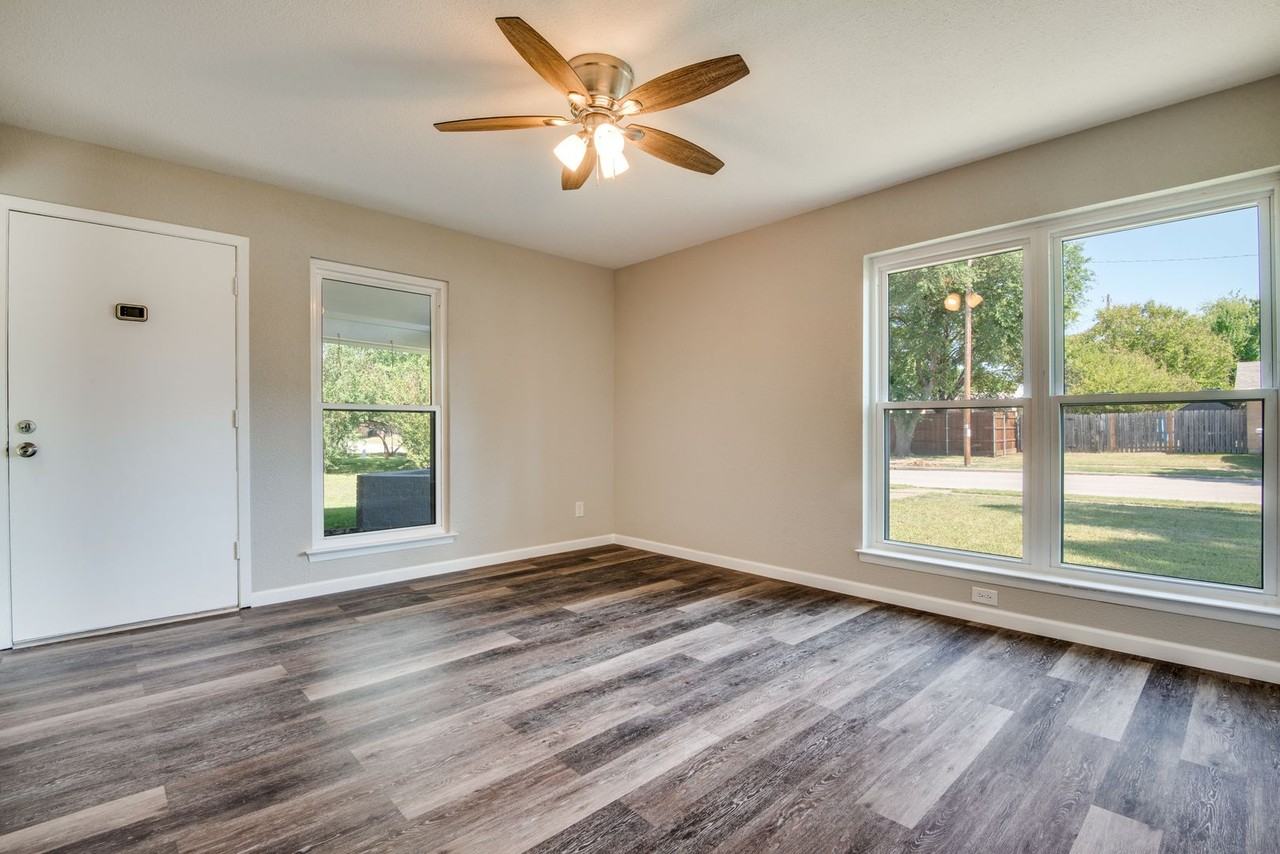 3321 Whippoorwill Ln - Photo 2 of 12