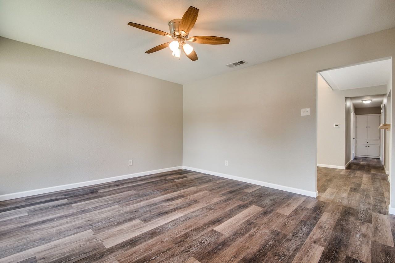 3321 Whippoorwill Ln - Photo 3 of 12