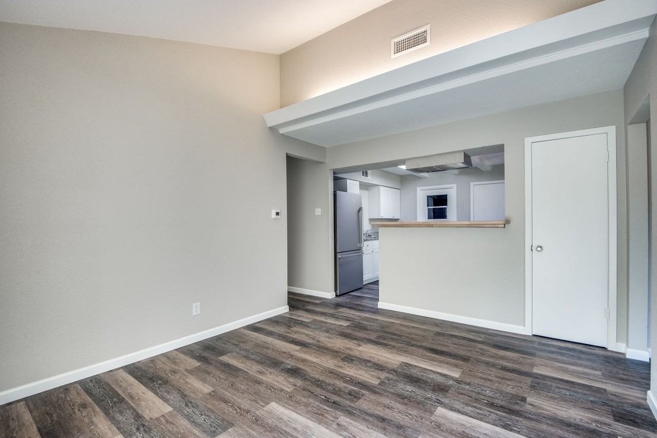 3321 Whippoorwill Ln - Photo 7 of 12