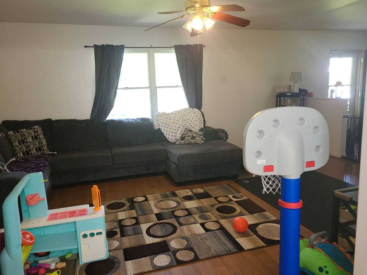 4339 Danube Dr - Photo 3 of 8