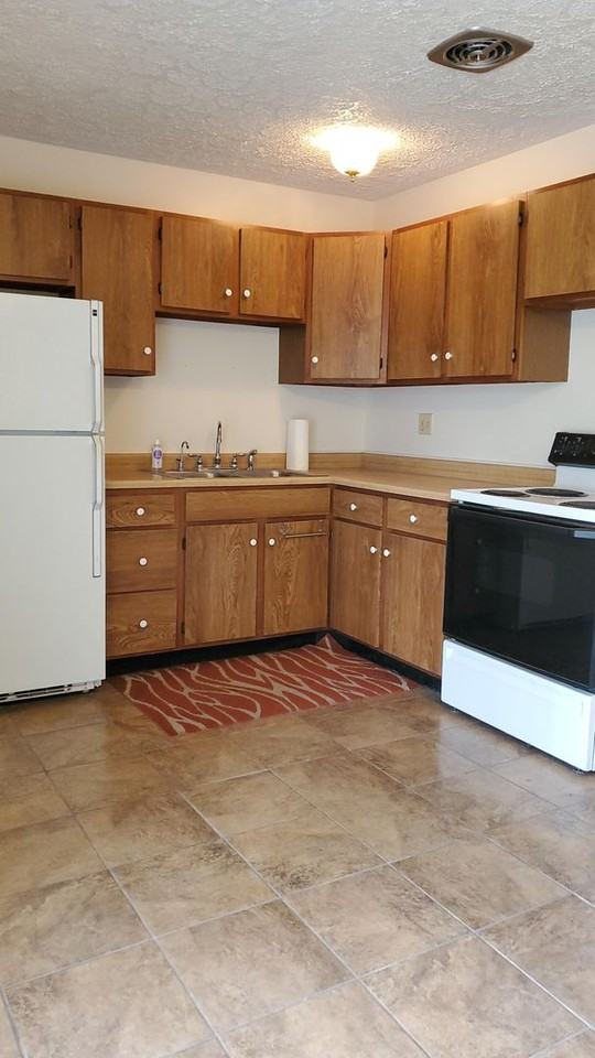 1018 New Mexico Dr - Photo 3 of 14