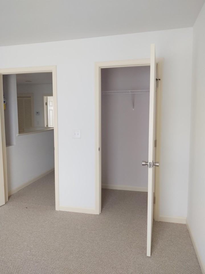 4012 Delaware Avenue - Photo 4 of 50