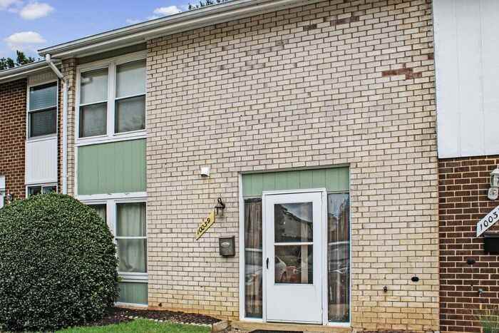 10039 Campus Way S - Photo 2 of 25