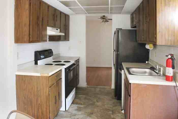 10039 Campus Way S - Photo 3 of 25