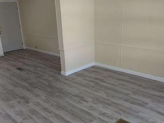 921 / 923  5th Ave Southwest Parkside (I) - Photo 3 of 9