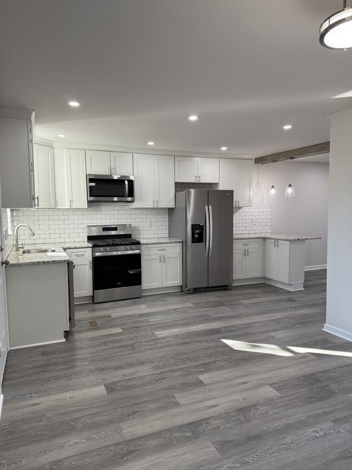 226 N Clayton St #NA - Photo 2 of 17