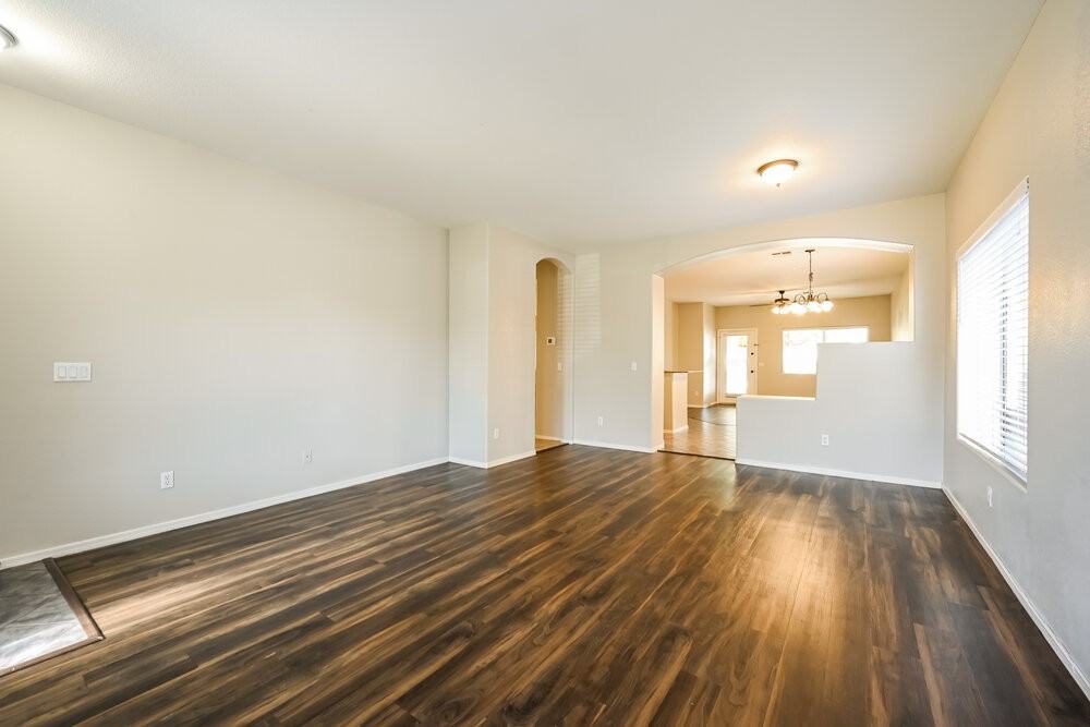 14232 W Clarendon Ave - Photo 3 of 16