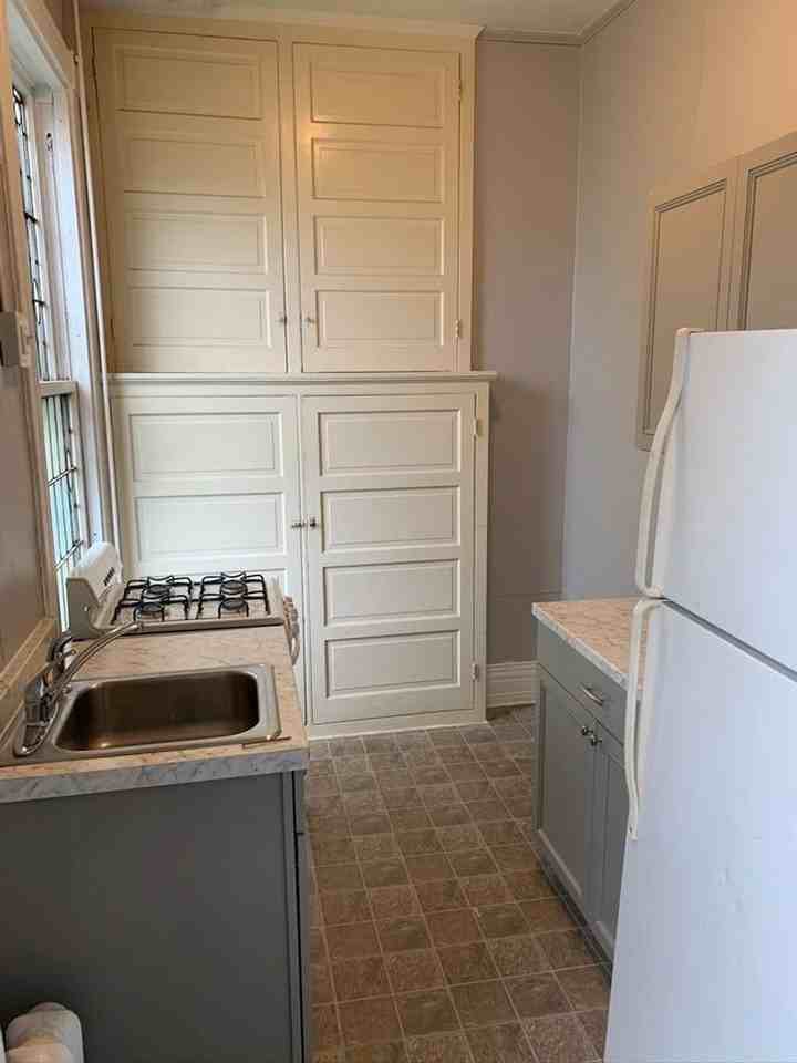 640 Jefferson Ave Apt 2d #2D - Photo 5 of 9