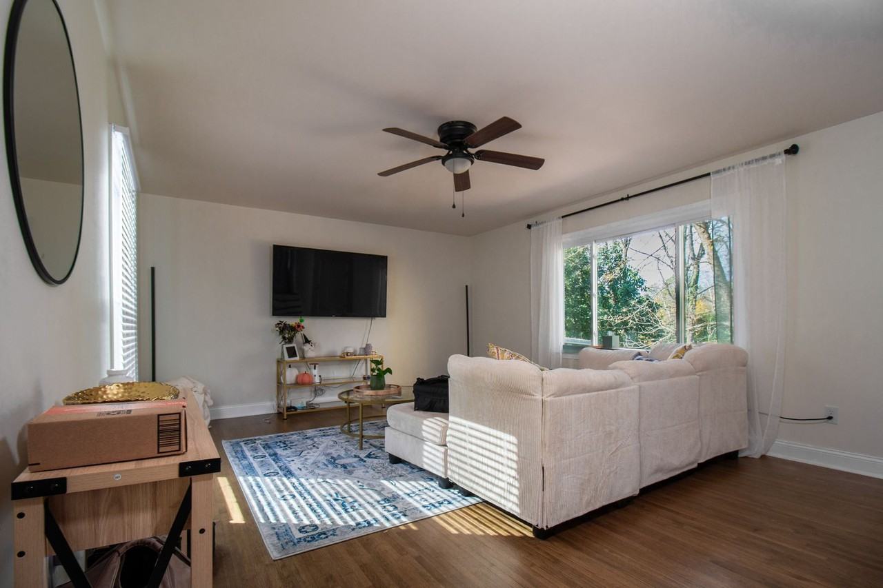 3520 Sargeant Dr - Photo 4 of 18