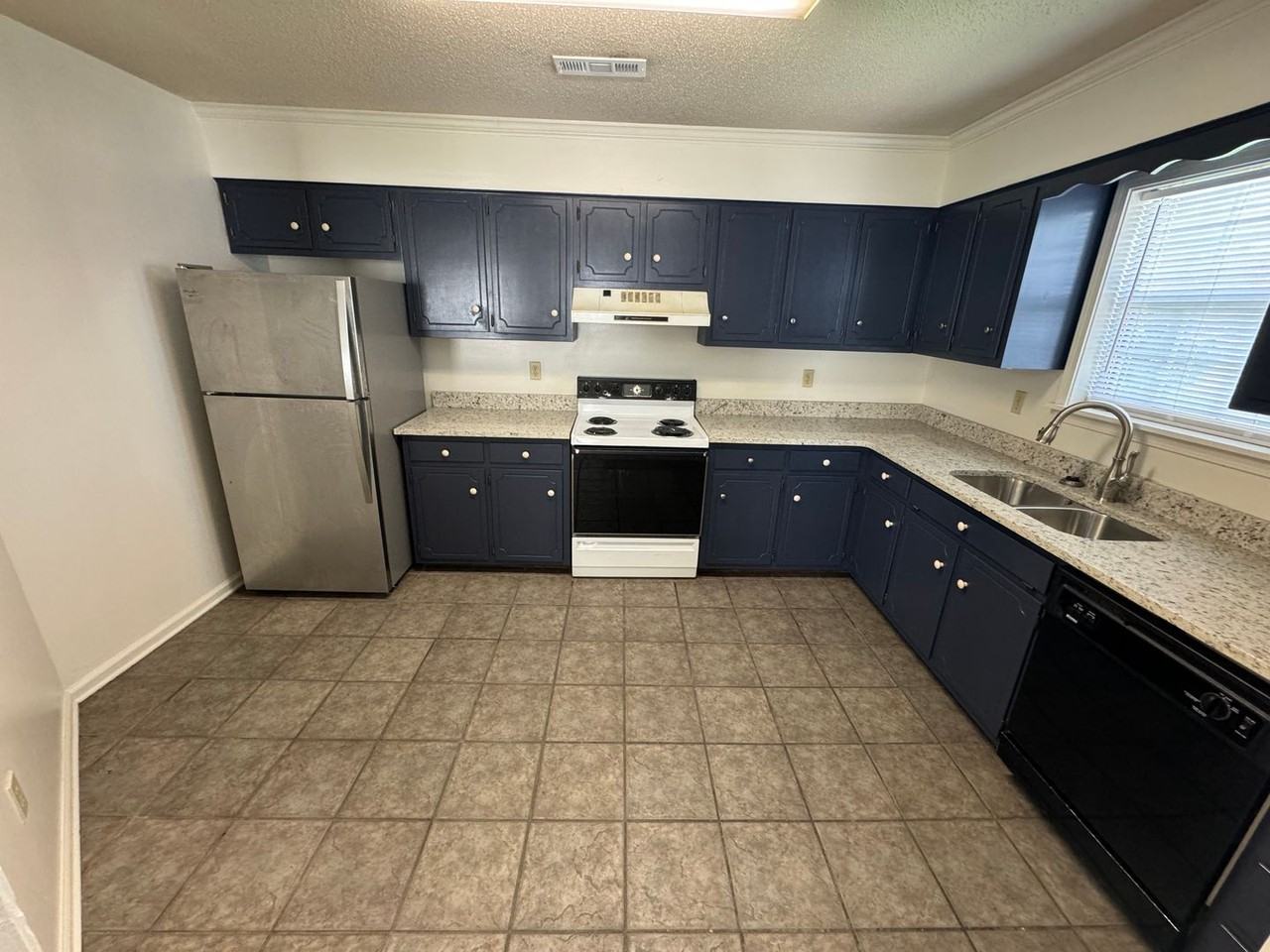 1006 Turtle Creek Boulevard - Photo 7 of 19