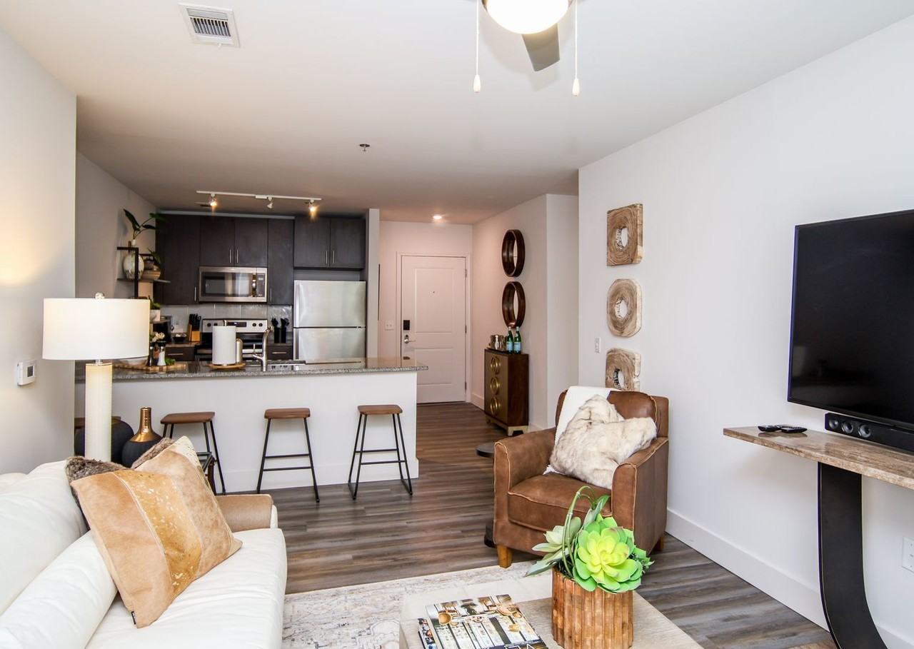 514 Jackson Avenue East #506 - Photo 3 of 14