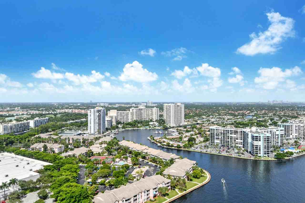 4010 S Ocean Dr #1 - Photo 5 of 21