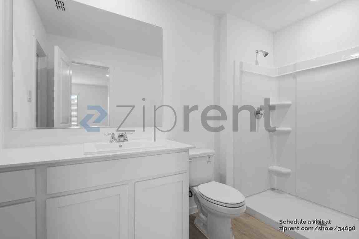 6739 Fairview Ave - Photo 4 of 22