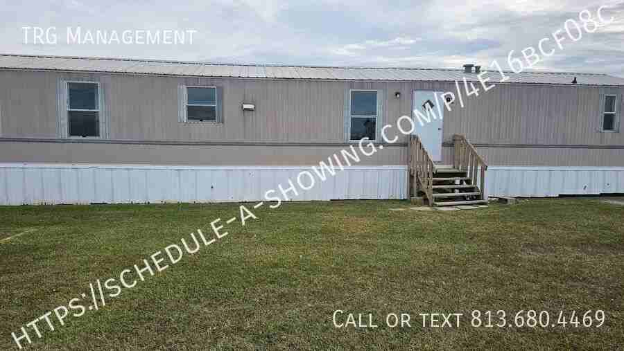 108 Pompano Dr - Photo 2 of 8