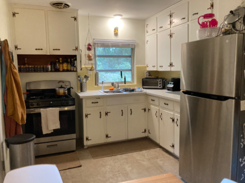 1004 Ne 5th Pl - Photo 3 of 15