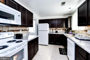 11223 Hannah Way - Photo 2 of 7