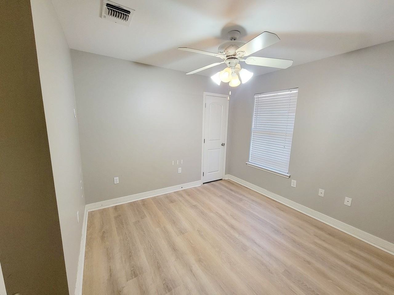 3810 Pickering Pass Dr - Photo 5 of 12