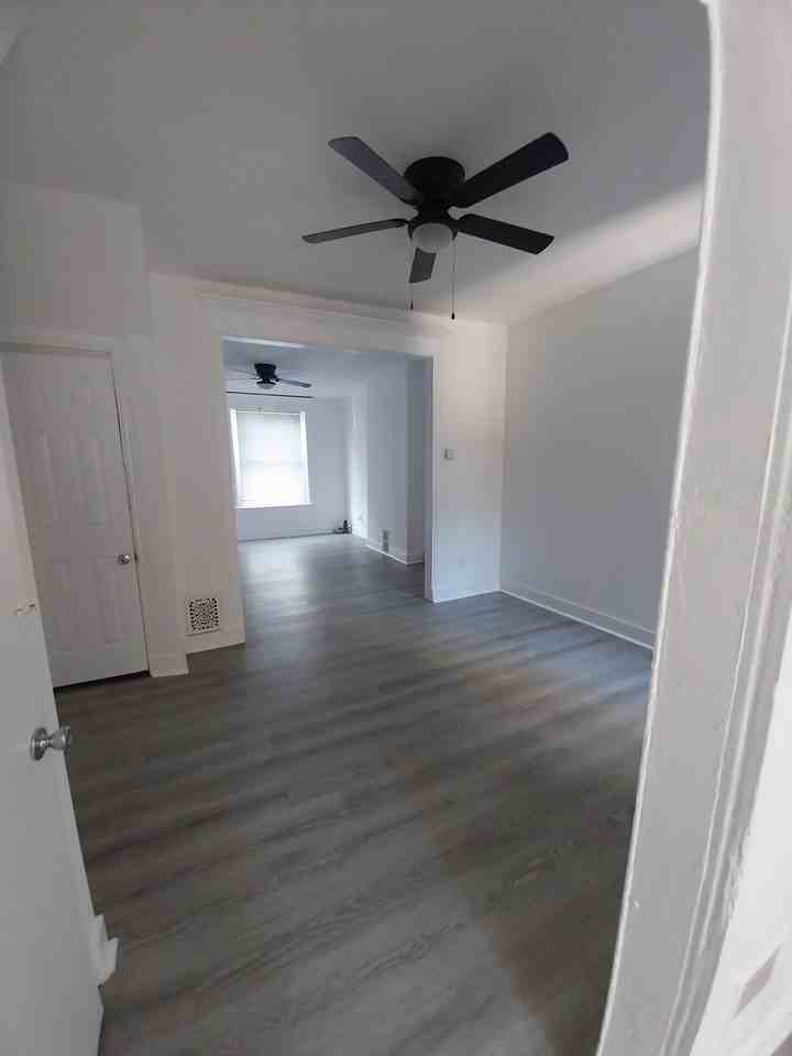 1933 N Patton St #NA - Photo 4 of 15