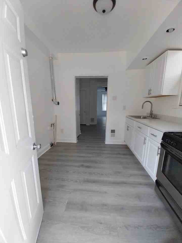 1933 N Patton St #NA - Photo 3 of 15