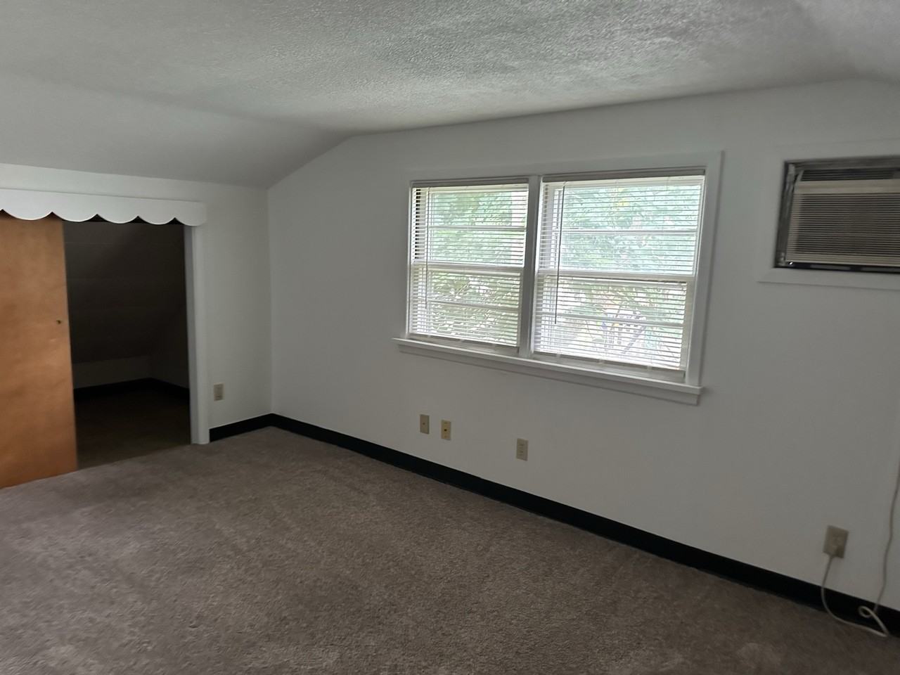 715 W American Street - Photo 3 of 12