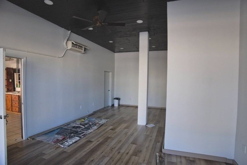 218 S Main St - Photo 6 of 14