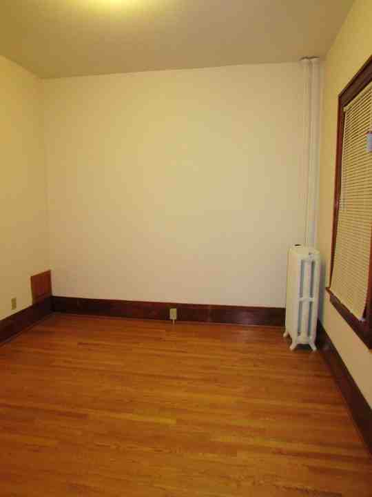 220 State St - Photo 7 of 27