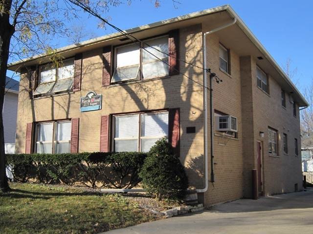 2212 Regent Street - Photo 2 of 50