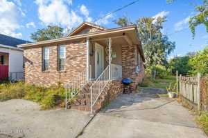 featured image of W 21st St