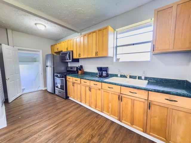 W 21st St - Photo 3 of 9