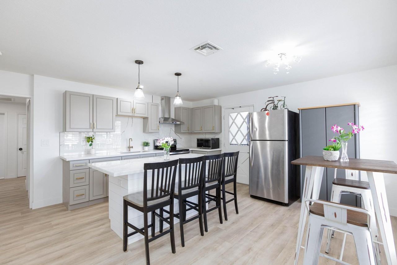 Arnold St - Photo 2 of 14