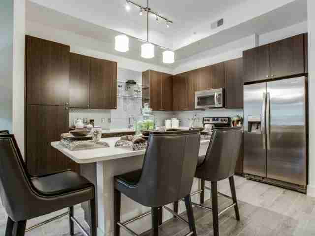 2742 Hood St - Photo 2 of 11