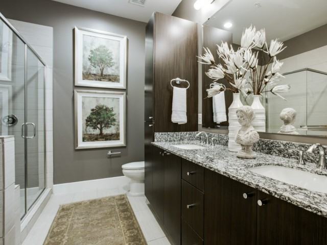 2742 Hood St - Photo 3 of 11