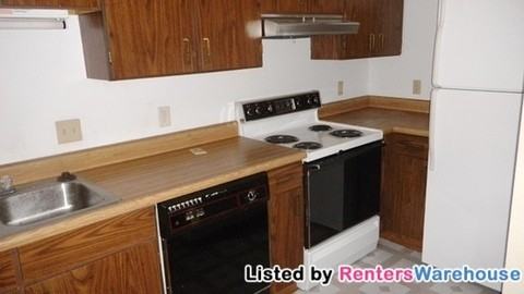 823 Woodgate Dr - Photo 3 of 8