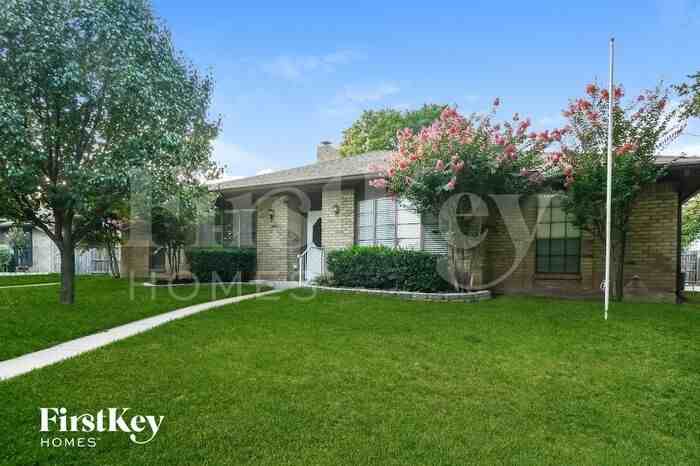 517 Whistler Dr - Photo 2 of 15