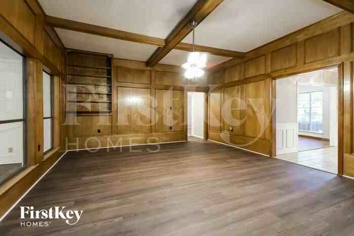 517 Whistler Dr - Photo 3 of 15