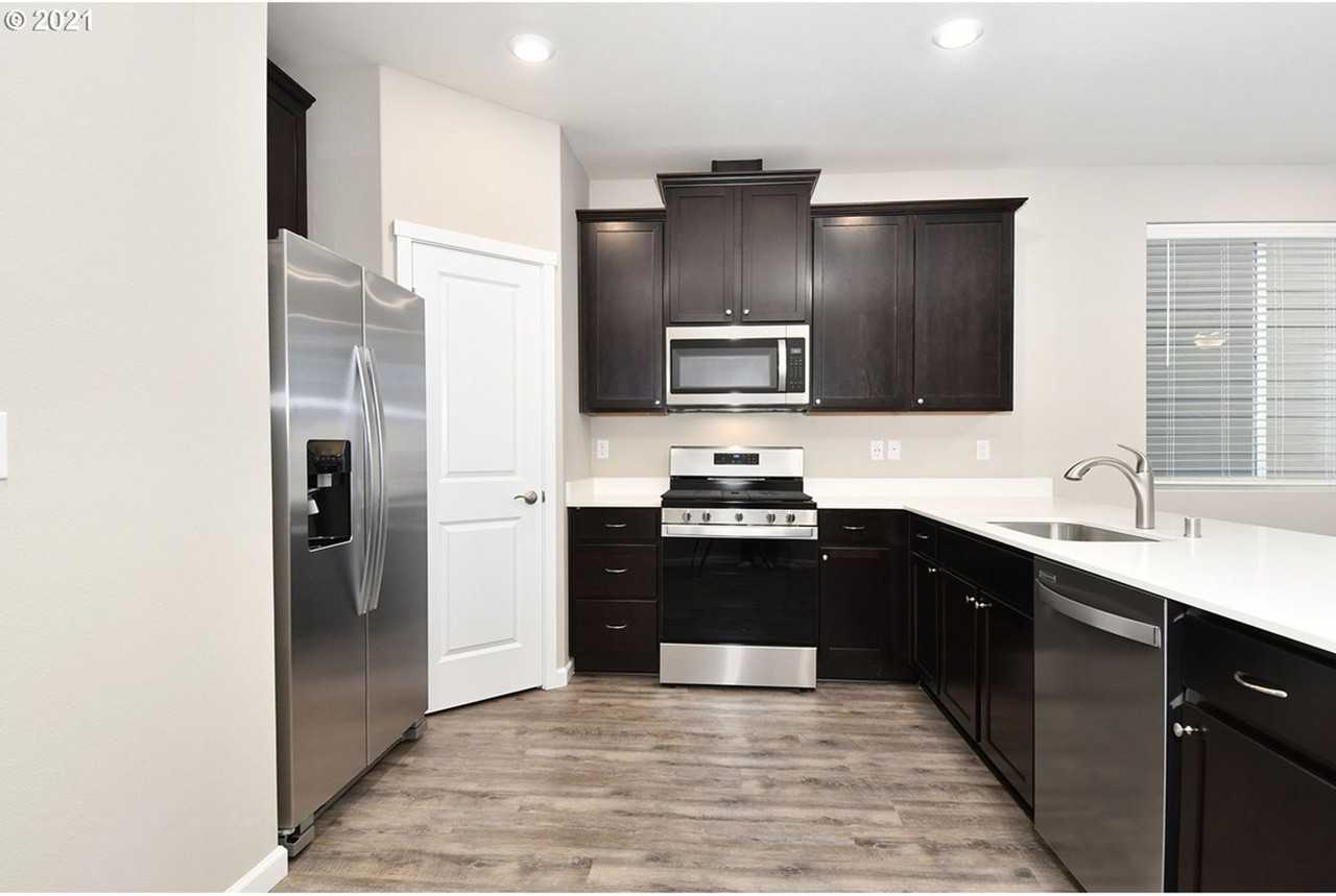 7146 Ne 154th Ave - Photo 2 of 20