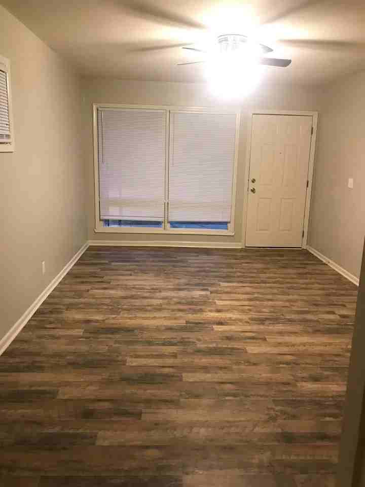 3355 S Glenn Ave - Photo 2 of 23