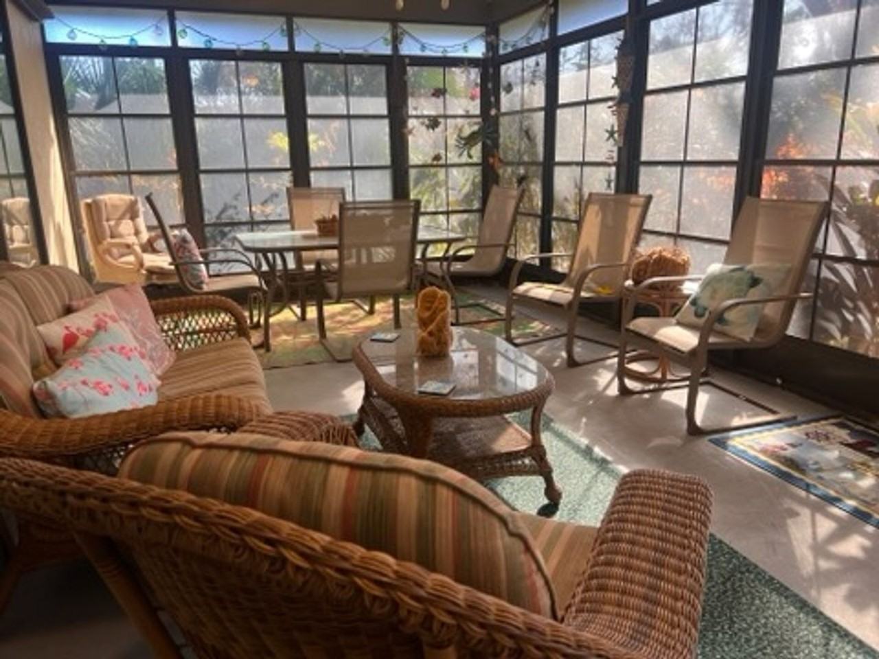 1551 Sussex Rd - Photo 3 of 33