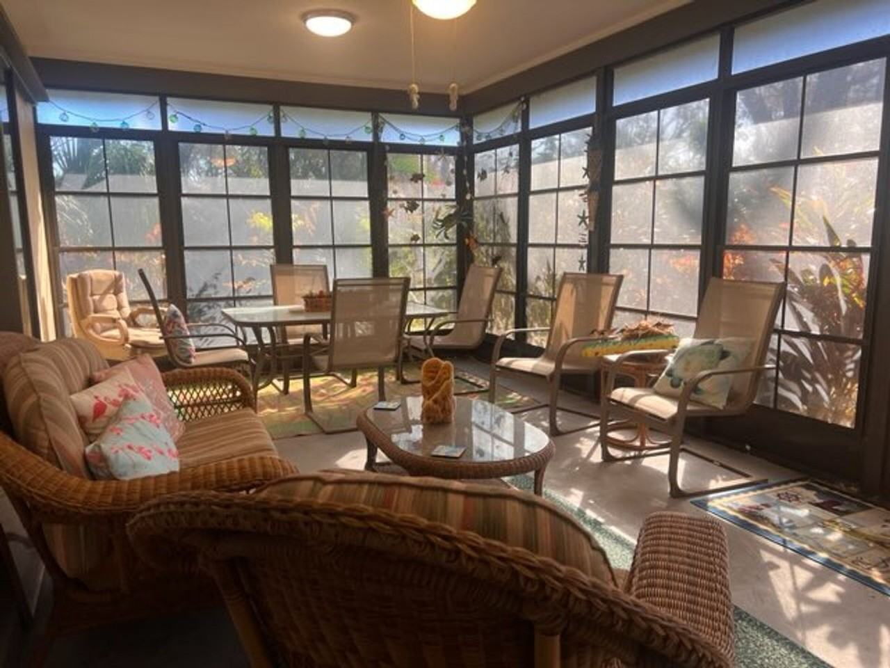 1551 Sussex Rd - Photo 4 of 33