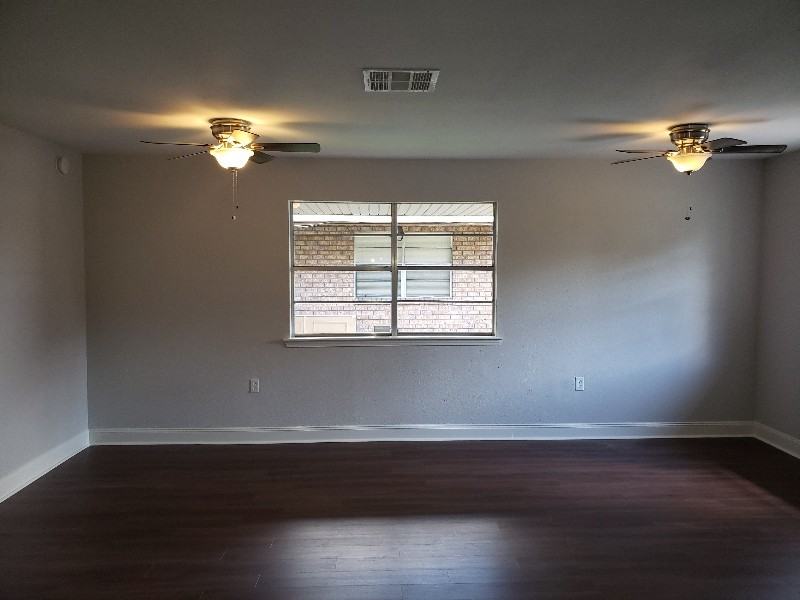 646 Urbandale St - Photo 3 of 13