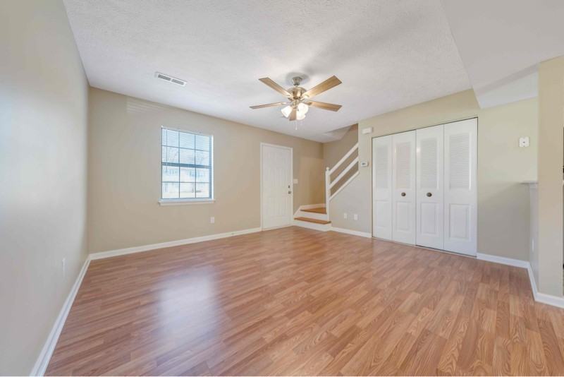 210 Tinkerview Dr - Photo 2 of 15