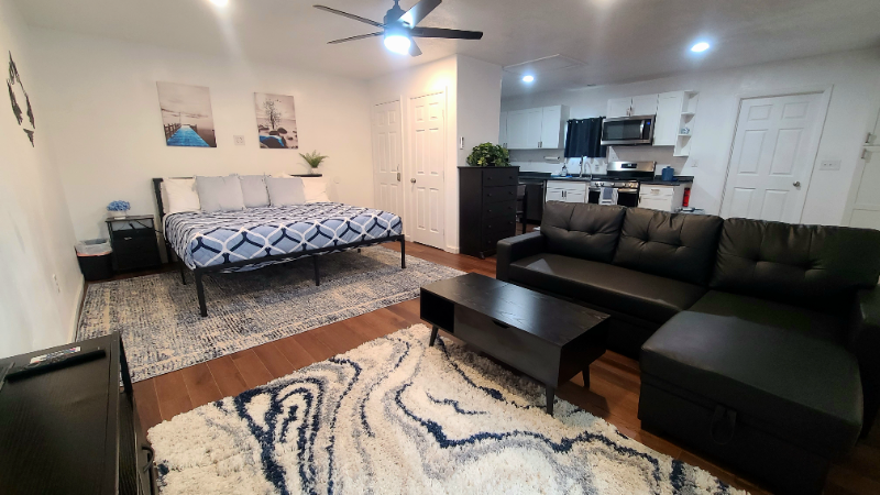 2450 East #B - Photo 3 of 16