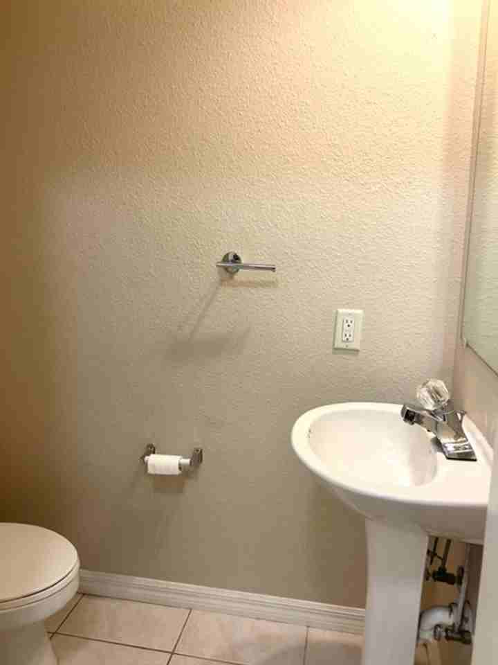 7750 Plantation Cir - Photo 3 of 38