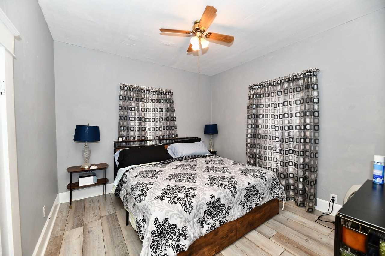 1811 Main St #NA - Photo 6 of 10