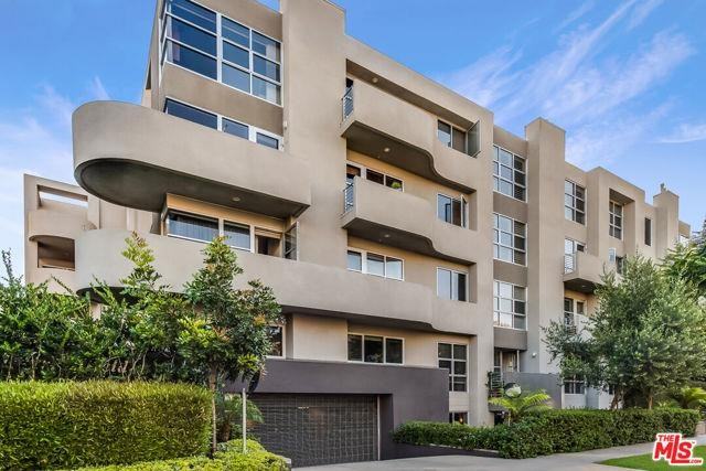 1521 Greenfield Ave #203 - Photo 2 of 8