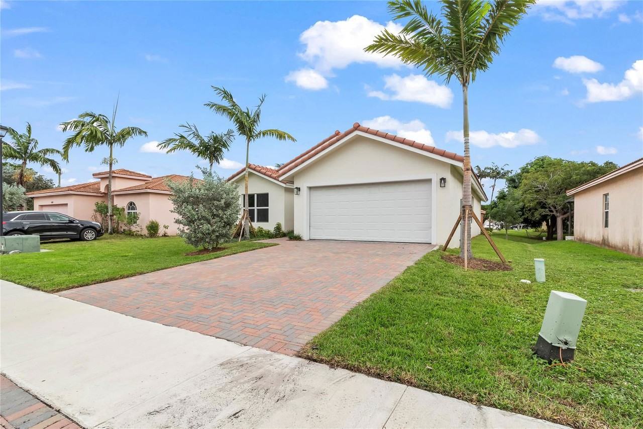 650 Nw 21st Ave - Photo 3 of 8